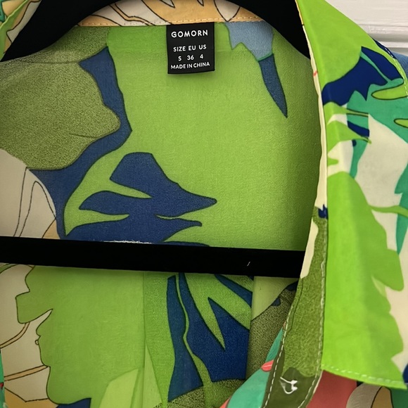 Floral semi sheer button up - Picture 2 of 4